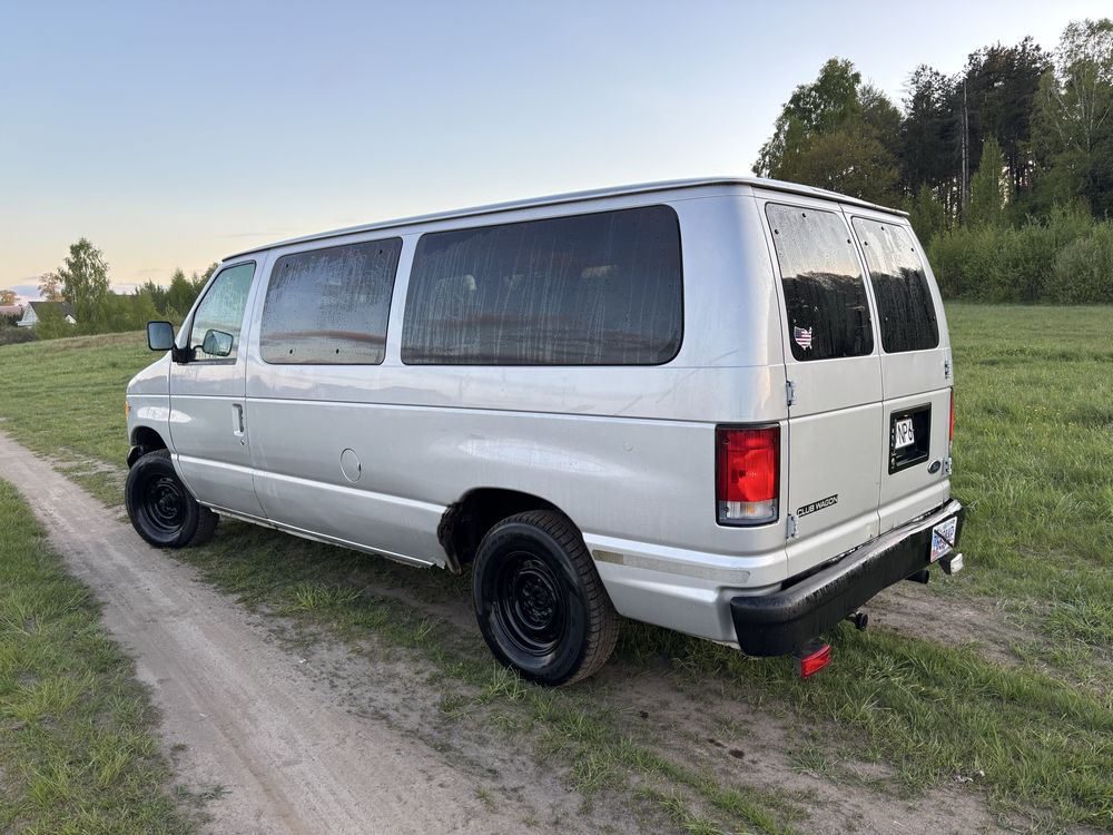 Ford econoline 4.6 v8 8 osobowy