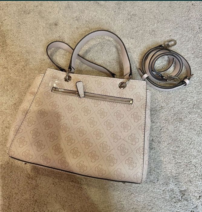 Mala branca da Guess