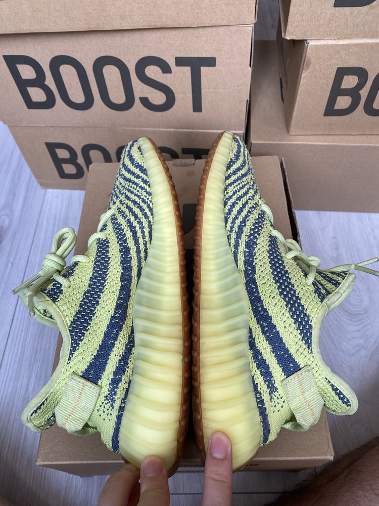 Adidas Yeezy Boost 350 V2 Semifrozen Yellow Yebra sneakersy