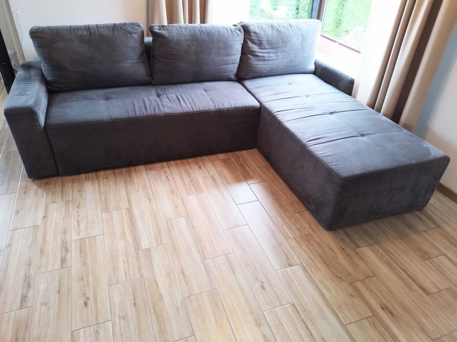 Sprzedam narożnik funkcja spania  z fotelem i pufą.