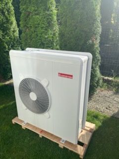 Pompa ciepła Ariston Nimbus Flex 70 S Net, 7 kW, 1,5 roku używana