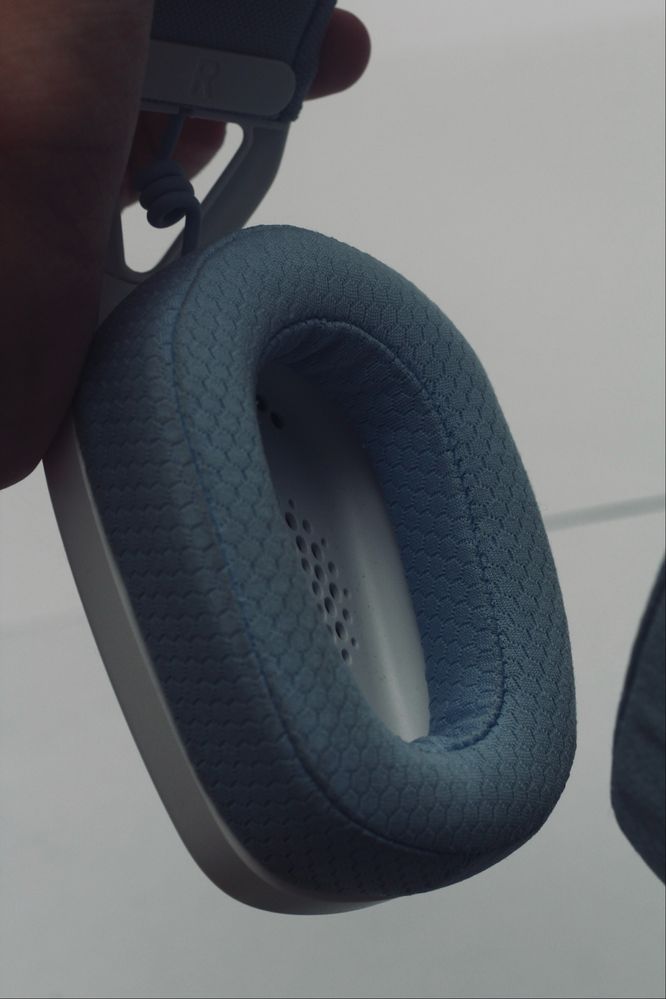 Fones Logitech G435