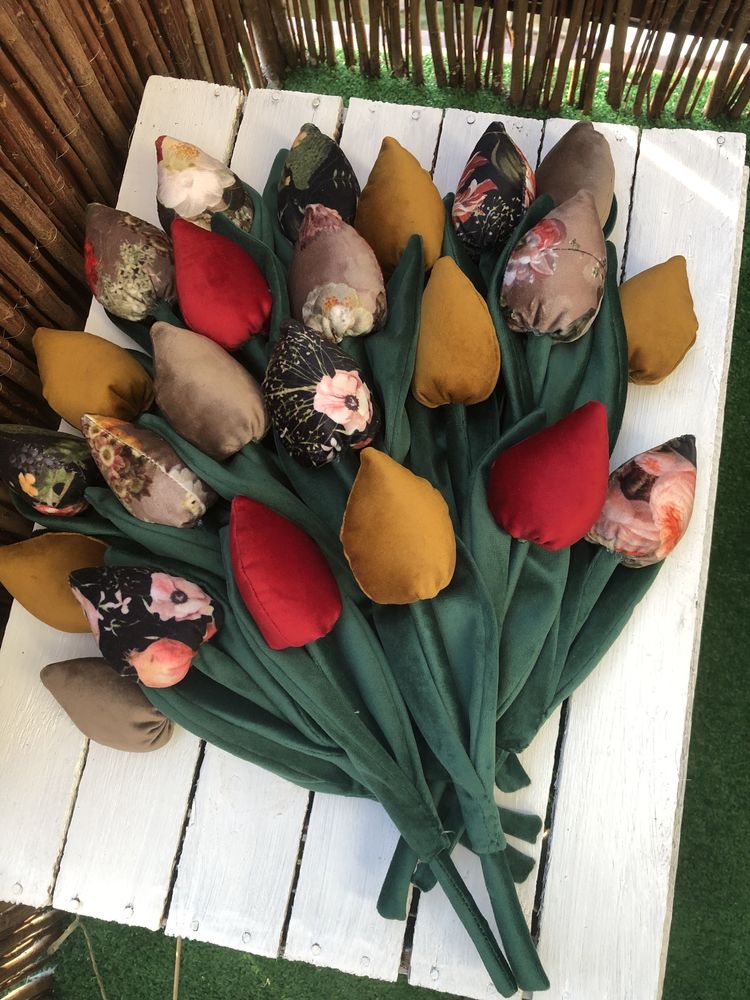 Tulipany szyte welurowe