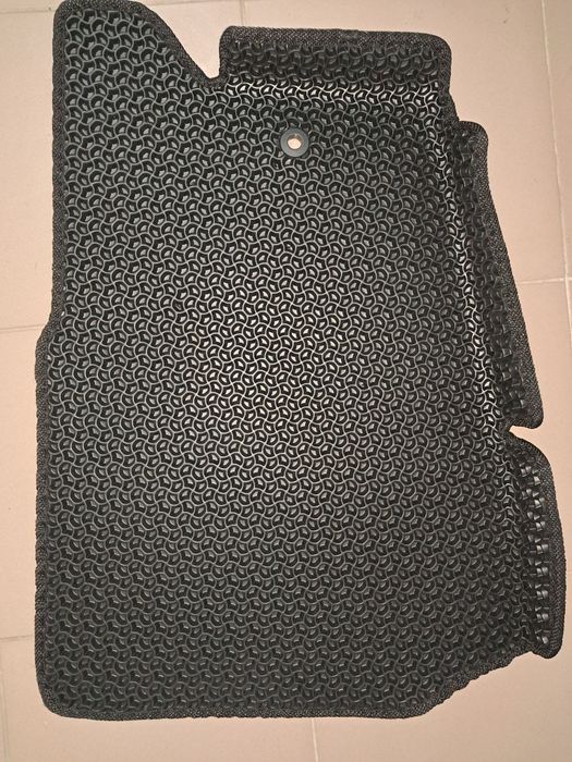 Килимки (поліки) на ЛЕНД РОВЕР ДІСКАВЕРІ 4 2010Р.В