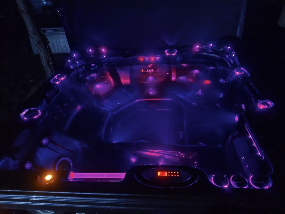 Jacuzzi ogrodowe amerykańskie Dynasty Spas 235x235.