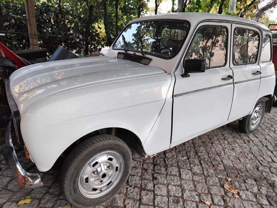 *Renault.    4l*