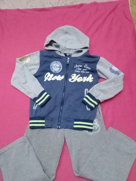 Дитячий спортивний костюм