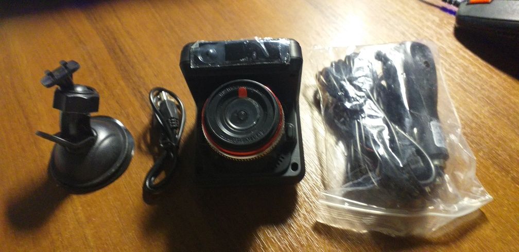 Автомобильный видеорегистратор 2в1 FuiiHD1080
