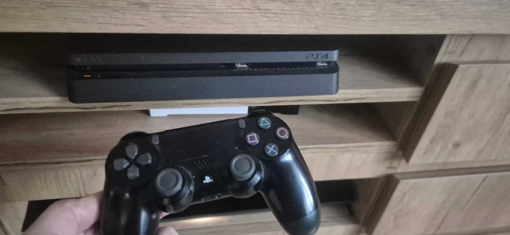 PS4 Slim 1TB Playstation 4 z padem 100% sprawne !