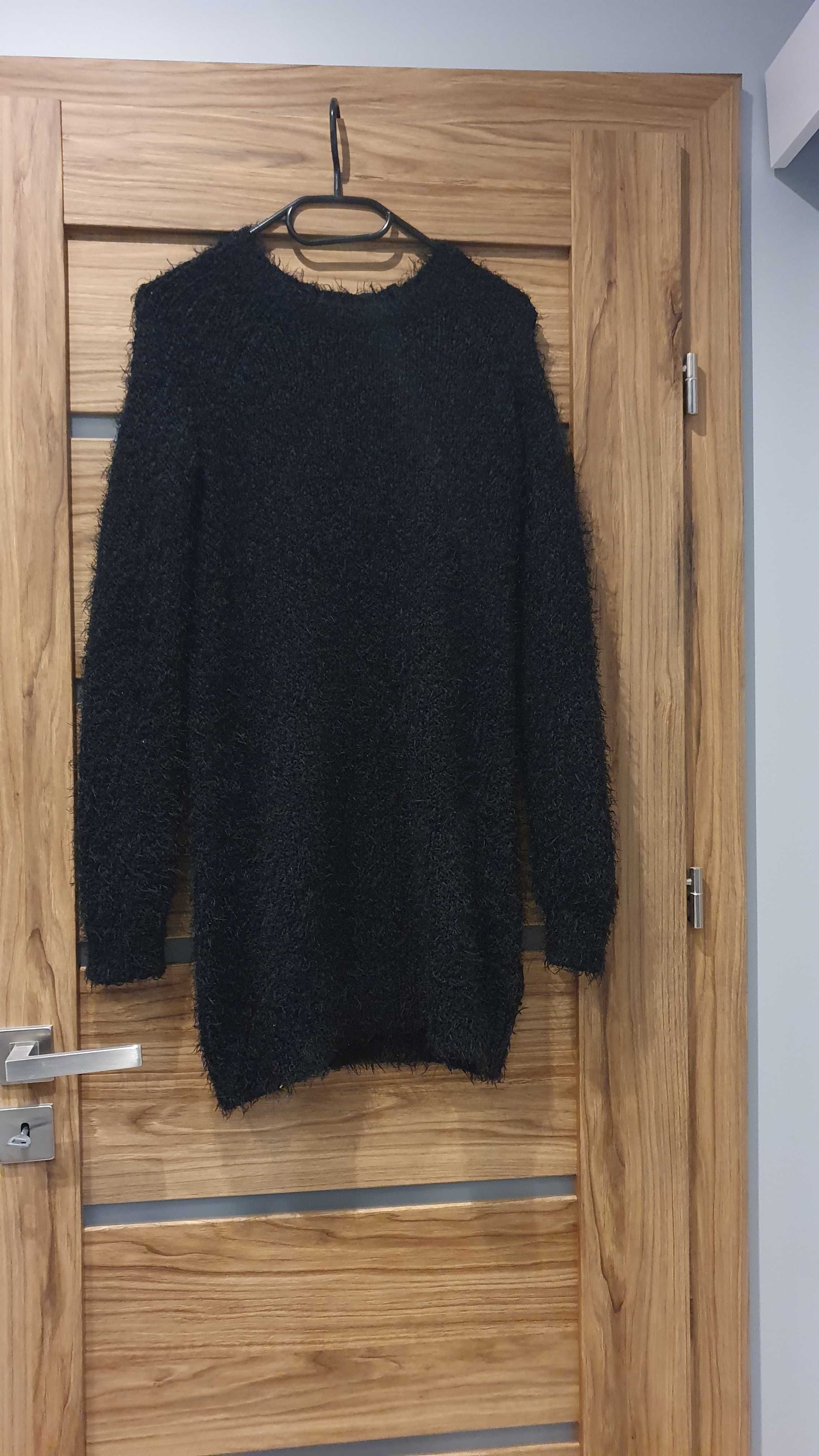 Czarny miekki futrzany długi sweter M