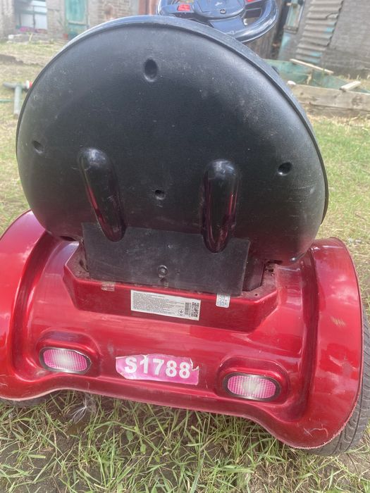 Дитяча електромашинка