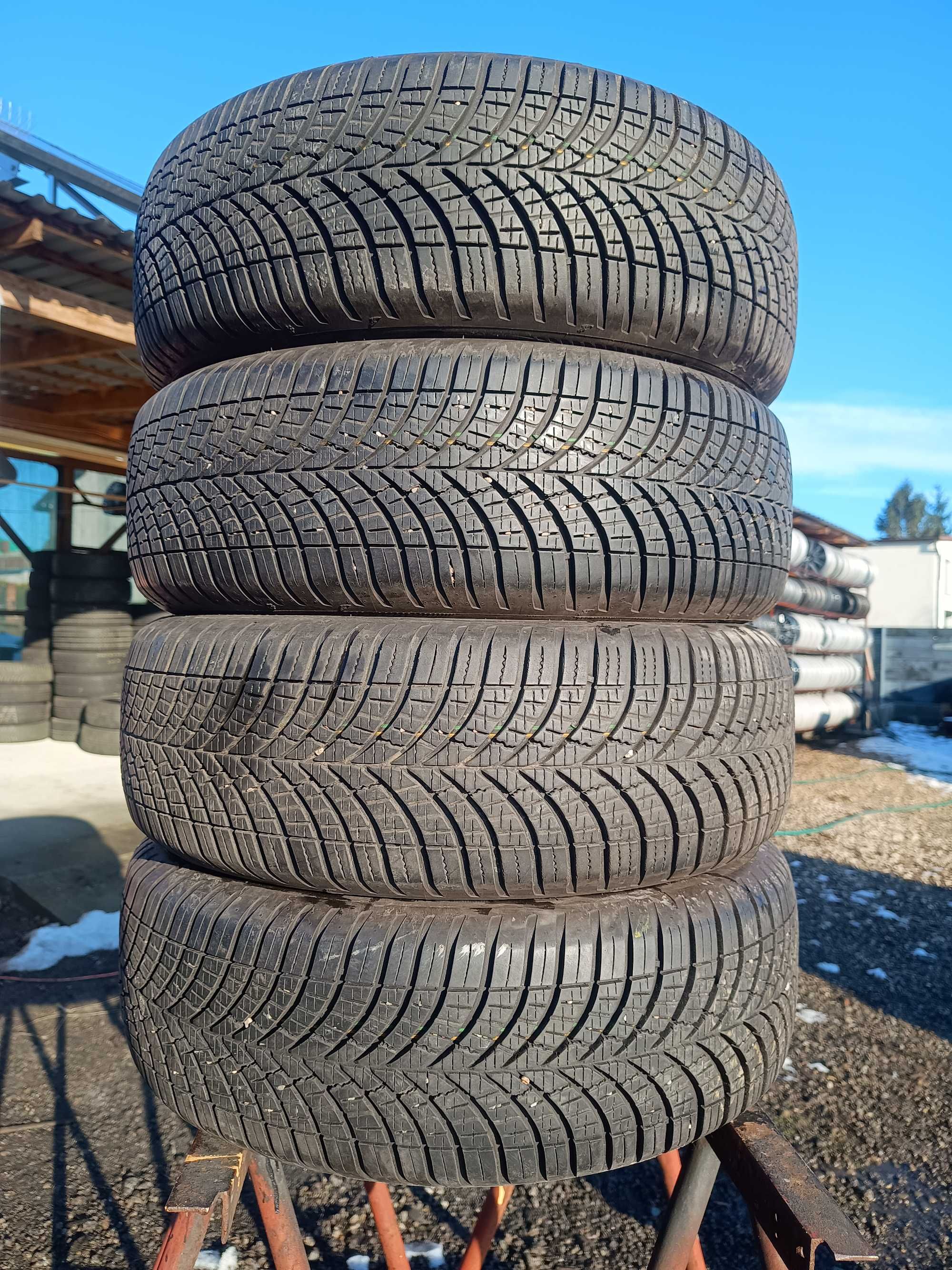 Opony całoroczne Goodyear 185/60R15 z 2020r