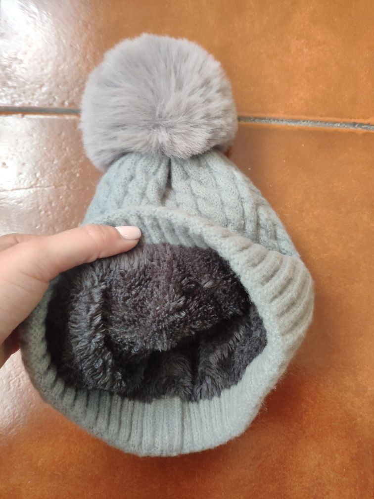 Gorro Cinza com pêlo no interior