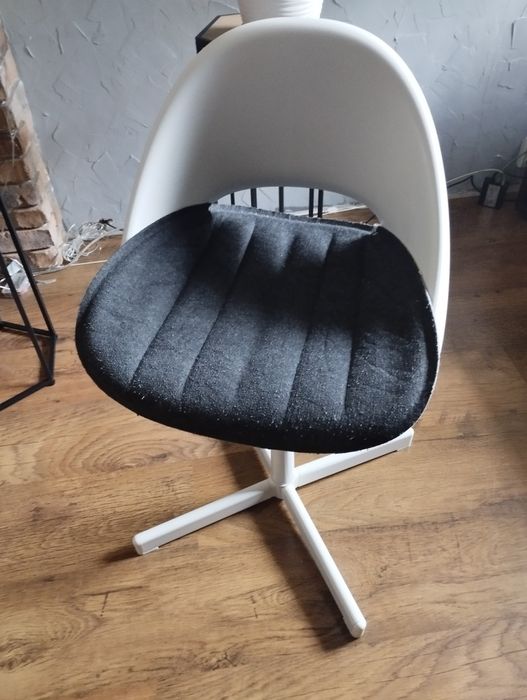 Krzesło do biurka dla dziecka Ikea , białe