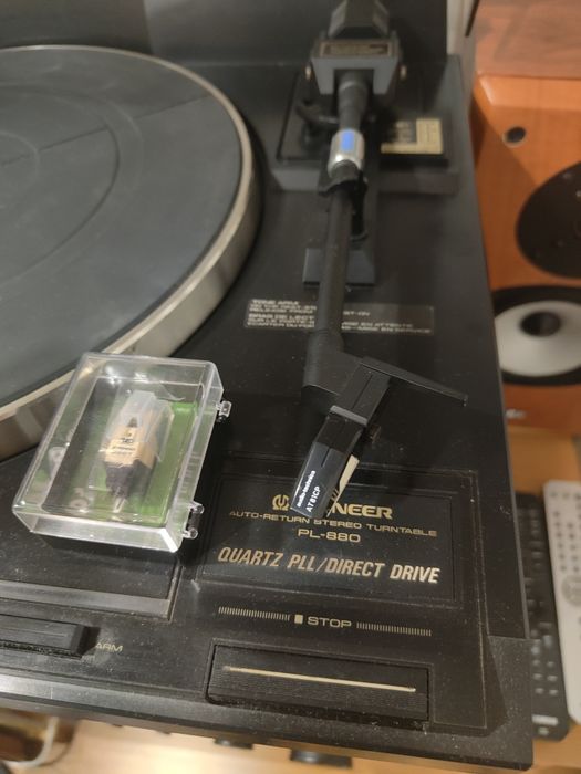 Gira discos Pioneer PL-880