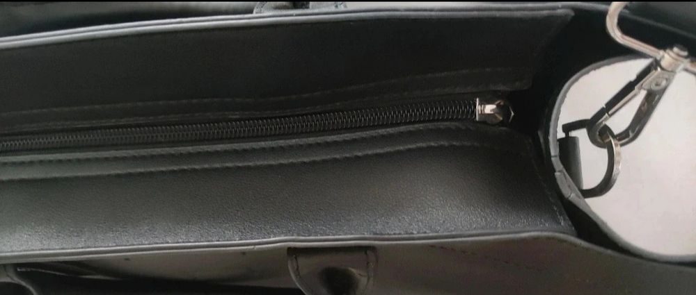 Skórzana torba shopper zapinana na zamek z kieszenią