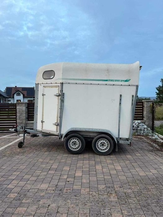 Przyczepa do przewozu koni. DMC 1600 kg