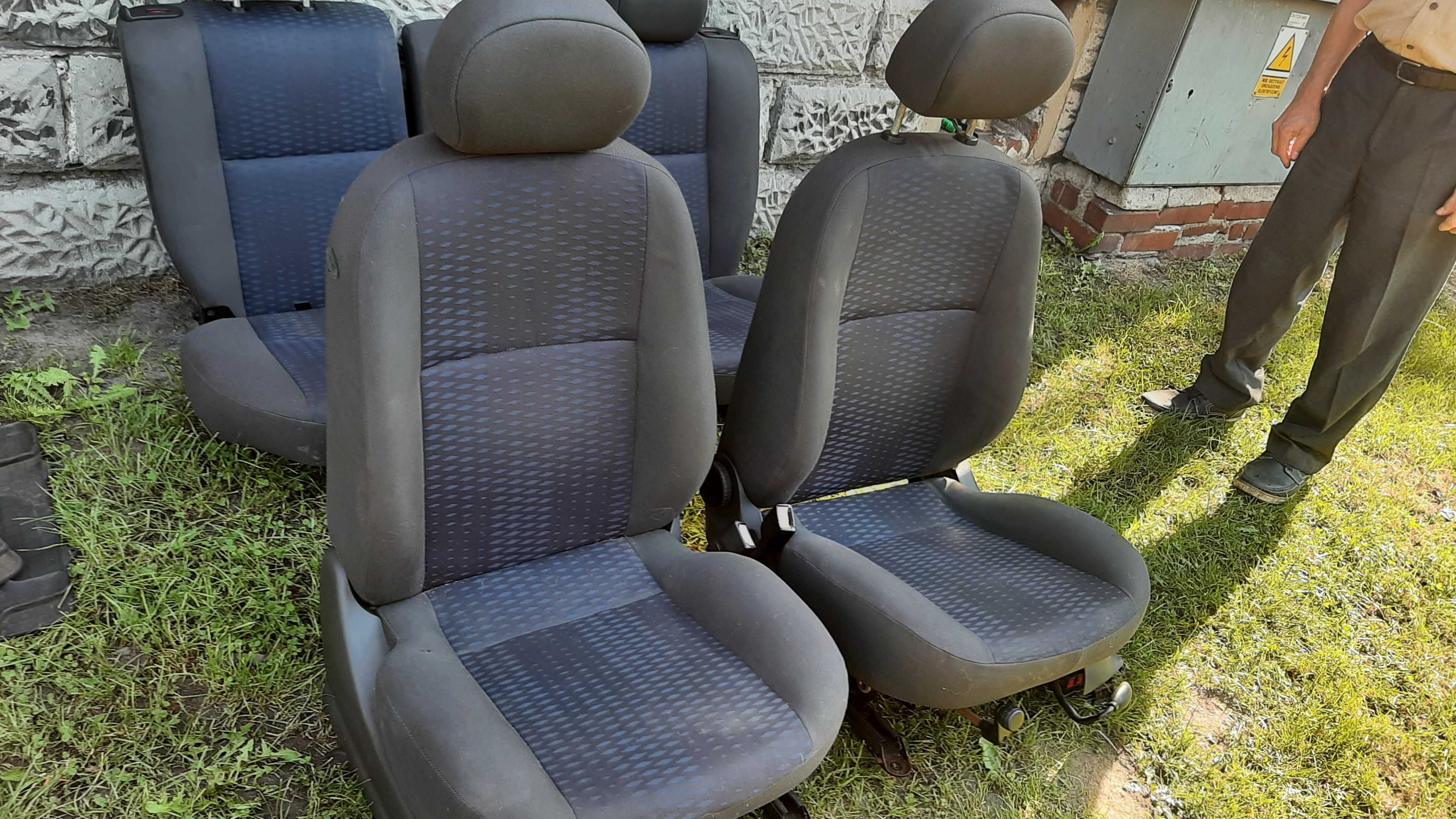 Fotele kompletne z airbag Focus MK1 02r 5D Kombi EU ładne zadbane