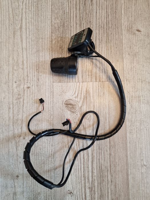 Display wyświetlacz z manetką gazu Batavus do roweru elektrycznego