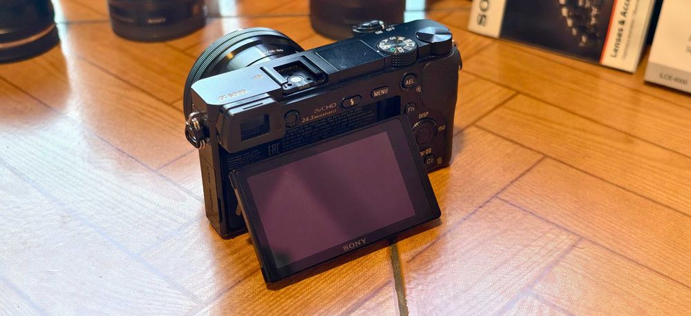 Camera DSLR Sony Alpha 6000 + SELP1650 + SEL90M28G + SEL1018 + MK-35mm