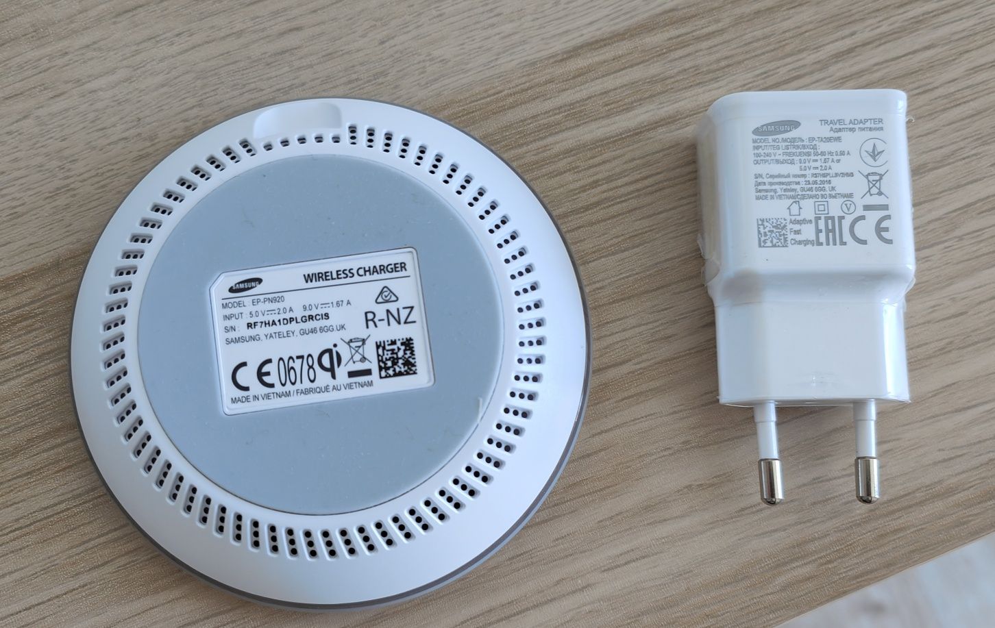 Ładowarka indukcyjna SAMSUNG FAST CHARGE EP-PN920 Biała Oryginalna