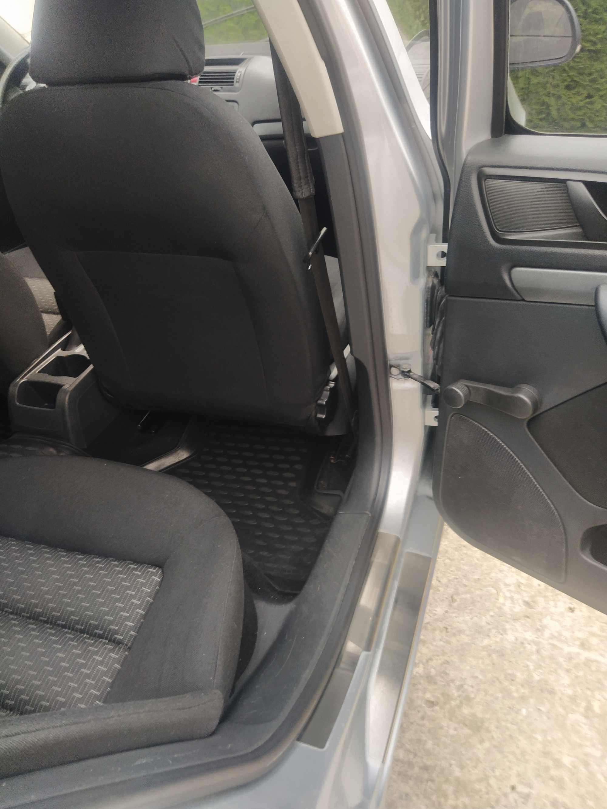Продаж авто SKODA OKTAVIA TUUR 2012 р.