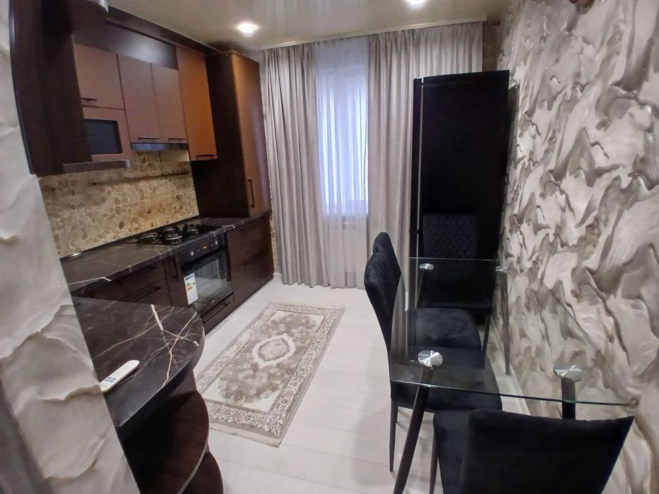 Продаж двокімнатної квартири з ремонтом Росвигово