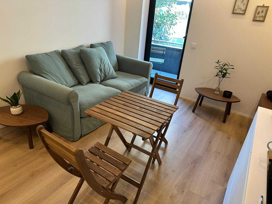 Mesa de exterior com duas cadeiras