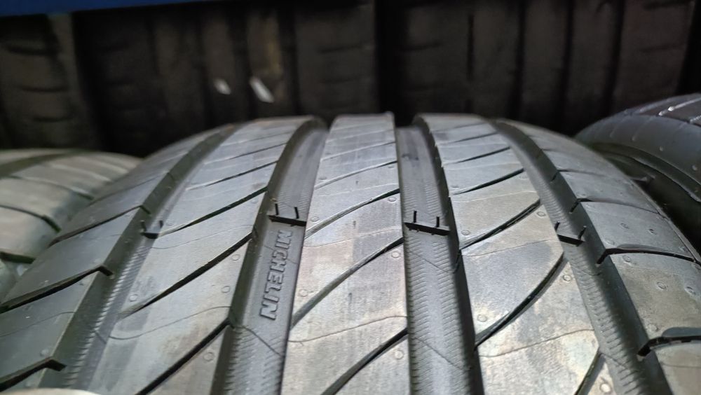 Pneus 205/60/15 continental