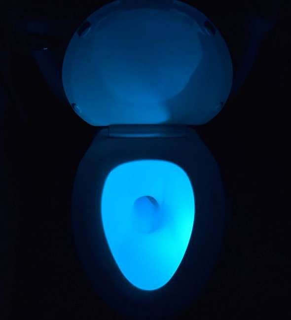 Luz com sensor para iluminar e animar a sua WC