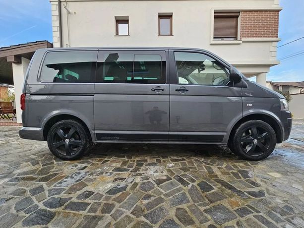 Volkswagen Multivan Volkswagen multivan 7 osobowy z 2013 roku