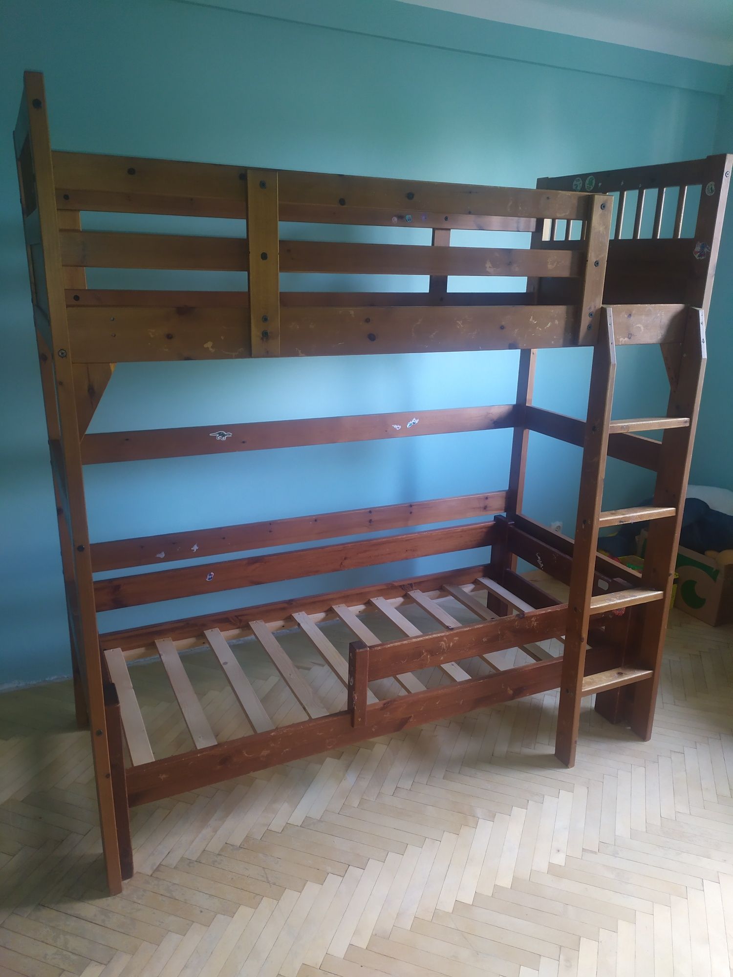 Drewniane łóżko piętrowe Ikea hemnes