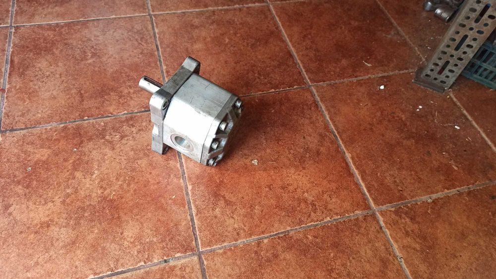 Pompa Hydrauliczna 32 Litry Łuparka Do Drewna Prasa Rębak Hydrauliczny
