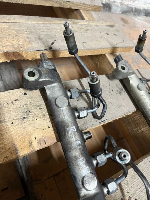 Паливна рампа з датчиком Nissan Navara D40 Pathfinder R51