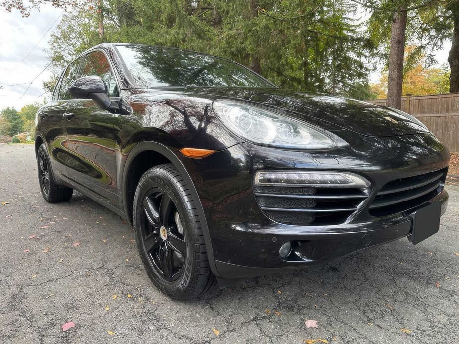Porsche Cayenne Platinum Edition      2014