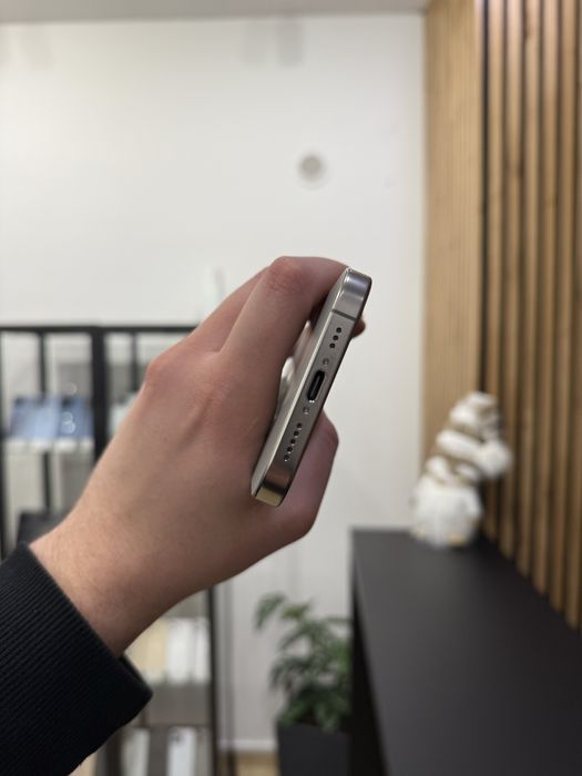 Telefon iPhone 16 PRO 128GB Szary Apple Gwarancja iTrade