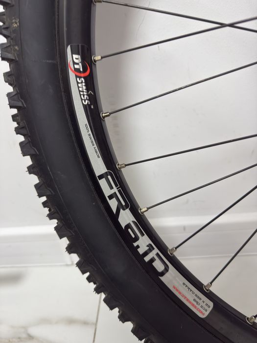 Koła 26 DT Swiss FR 6.1D super stan z oponami Polecam