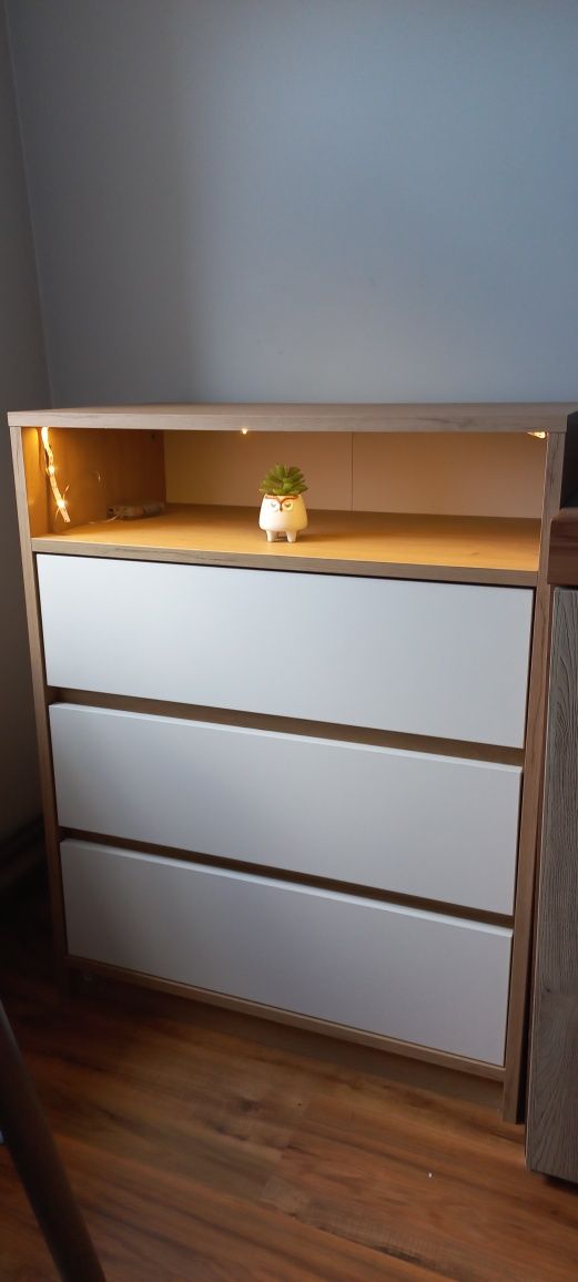 Komoda z szufladami