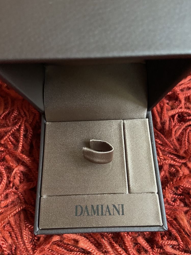 Коробка Damiani для кольца