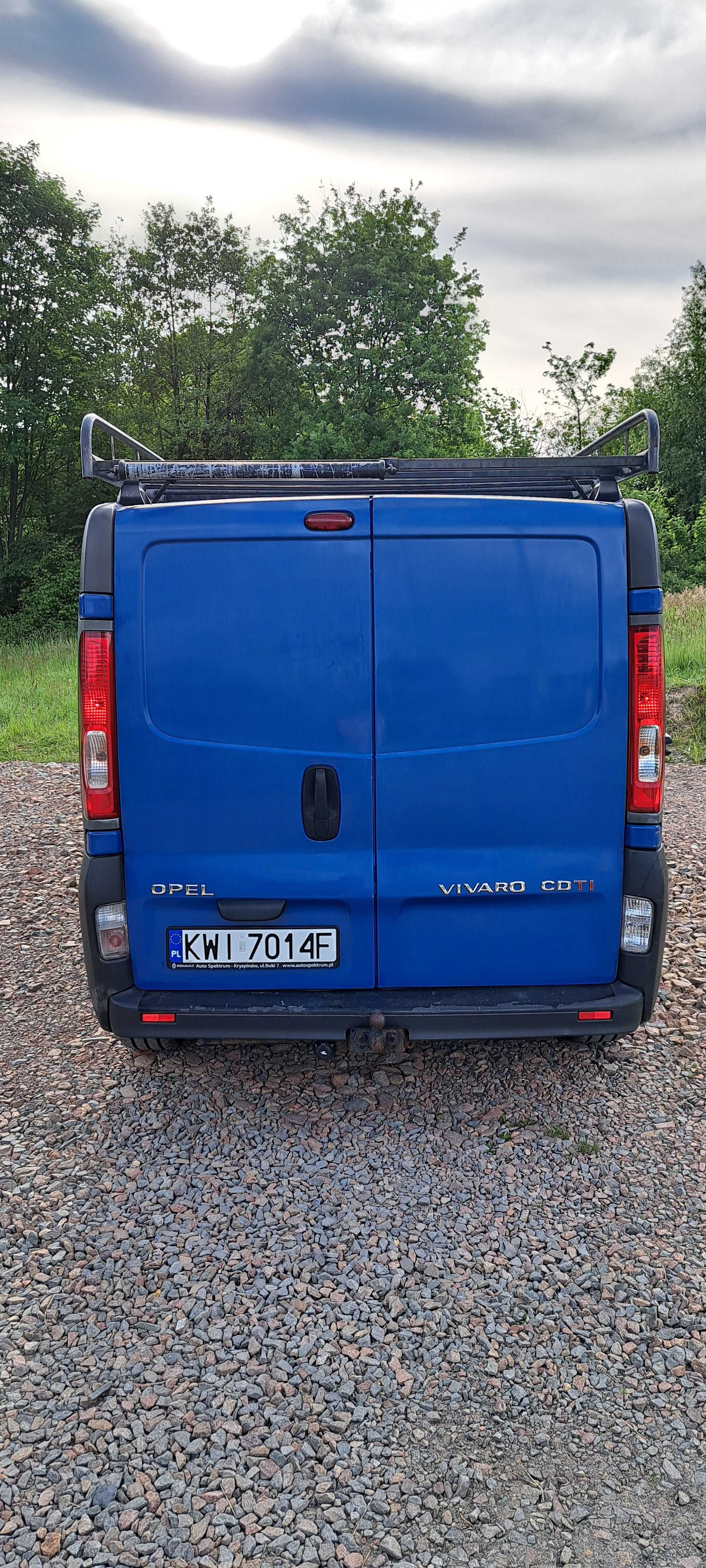 Opel Vivaro brygadówka long 5 osób