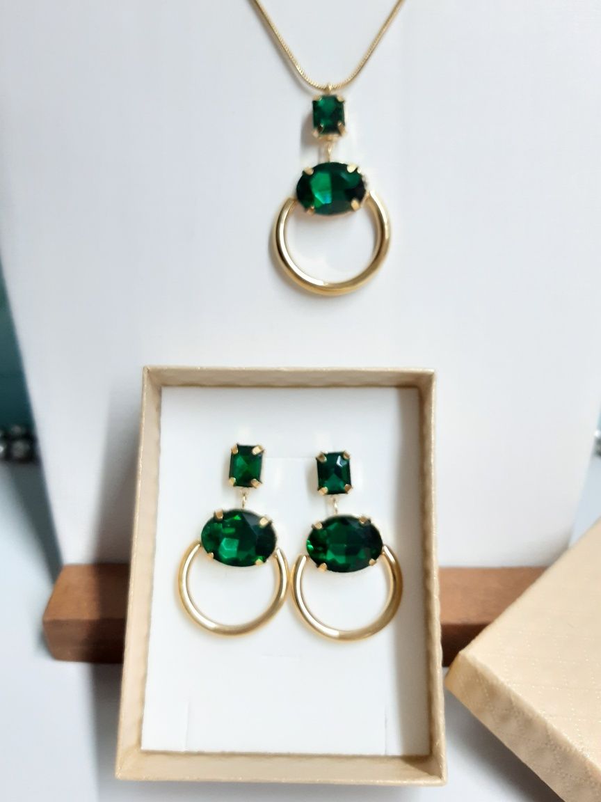 Conjunto colar e brincos com zircónias verde esmeralda