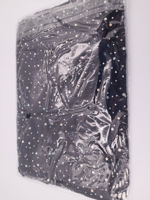 Czarna seksowna koszulka z kryształkami