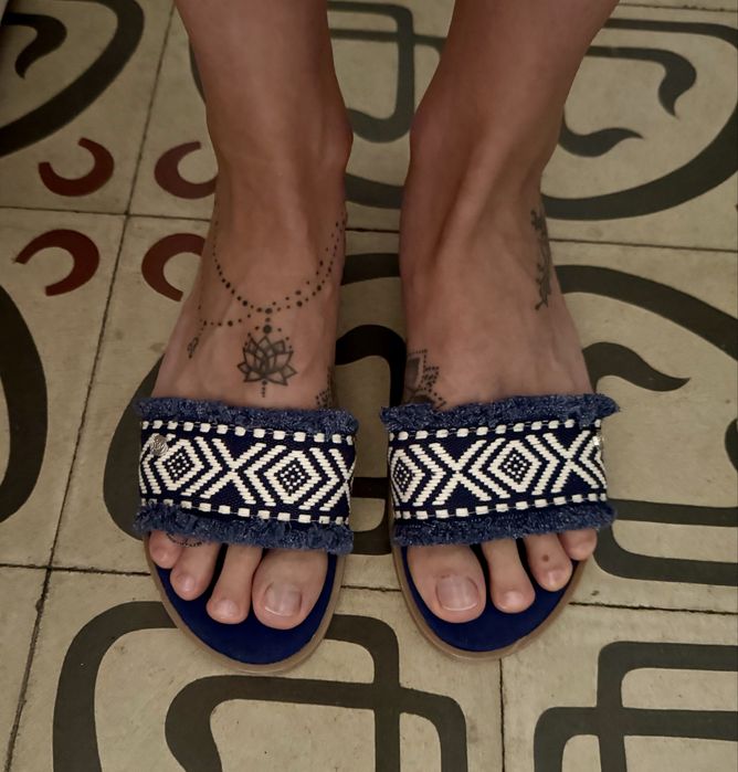 Piękne włoskie nowe klapki Camomilla Italy stylowe mniej niż pół ceny