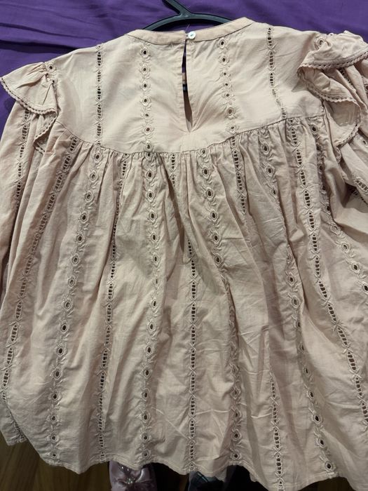 Blusa rosa de folhos