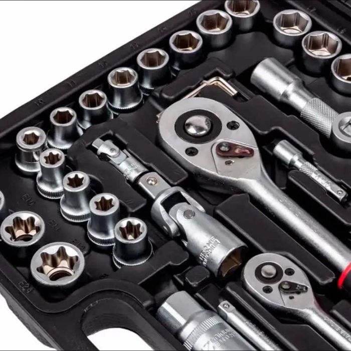 Набор инструментов на 108 предметов в пластиковом кейсе Tools PCS-108