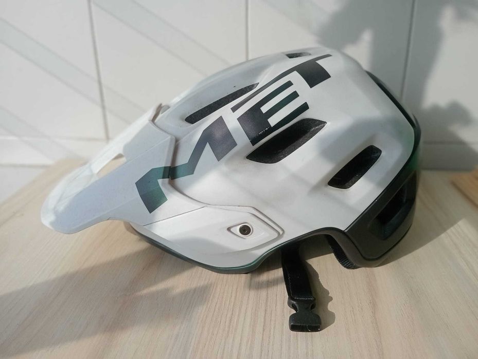 Capacete MET Roam MIPS Tamanho L usado