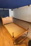 Cama de corpo e meio em pinho natural