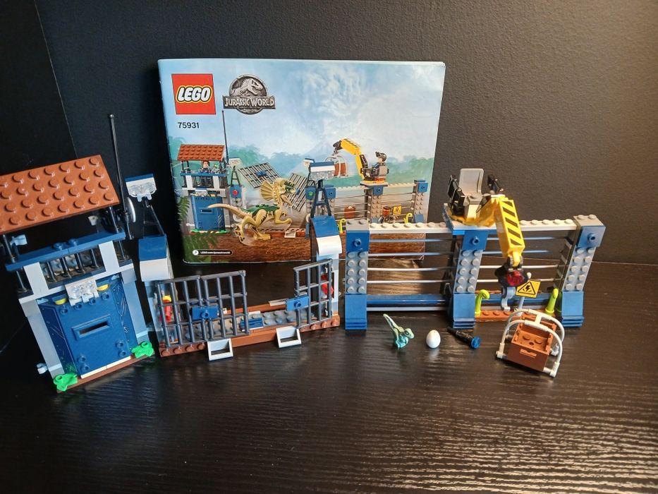Lego 75931, Atak dilofozaura na postrunek, Jurrasic World, stan bdb