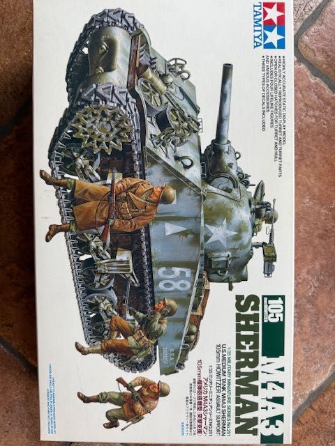 TAMIYA 35251 M4A3 Sherman 105mm