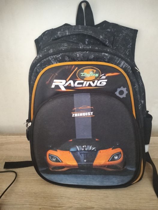 Рюкзак с ортопедической спинкой